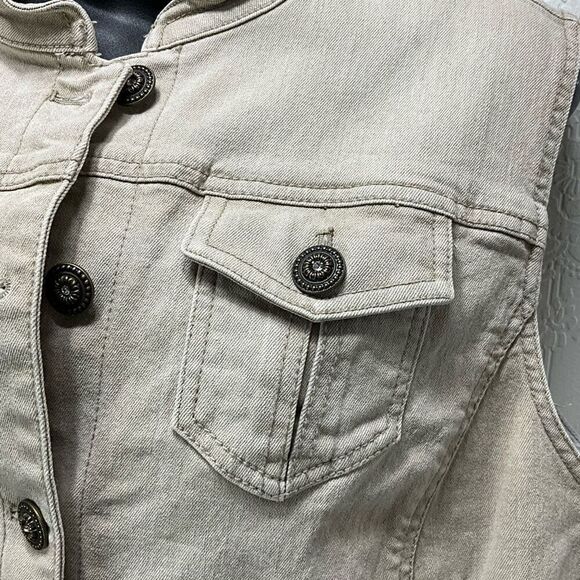CHICO’S Tan Denim Vest - Picture 4 of 5